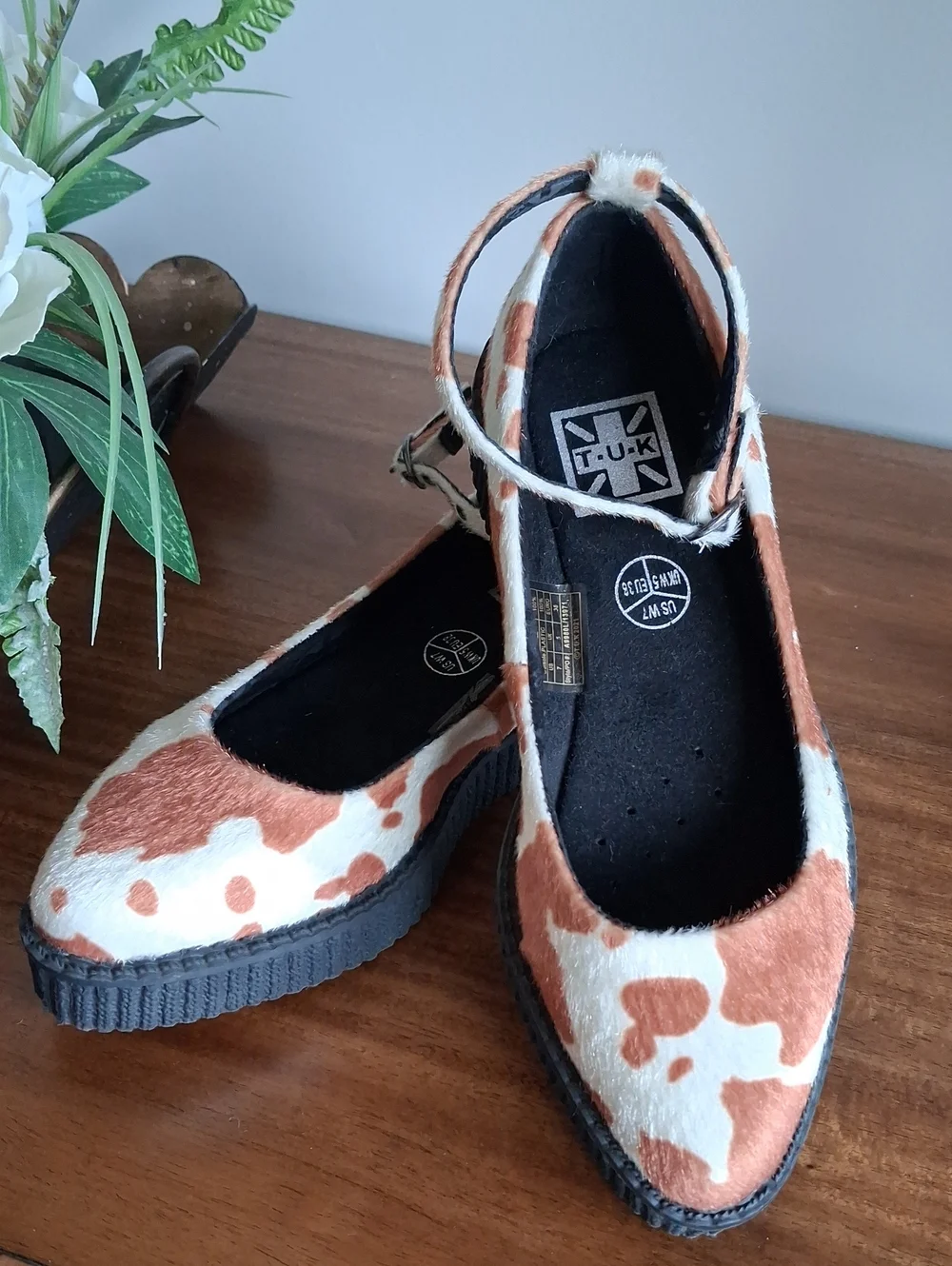 T.U.K. Brown Cow Print Pointed Ankle Strap Ballet Creeper ** Size 7